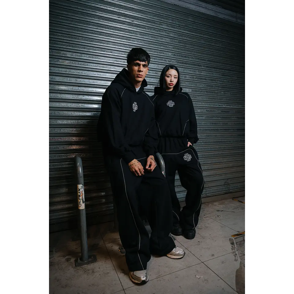 BUZO BAGGY "CLOVER ENTRY" REFLEX NEGRO