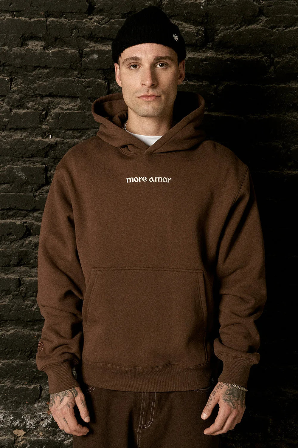 Hoodie Written Brown | More Amor