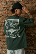 Polera Swan Stamp Verde Hombre | DimeDarko