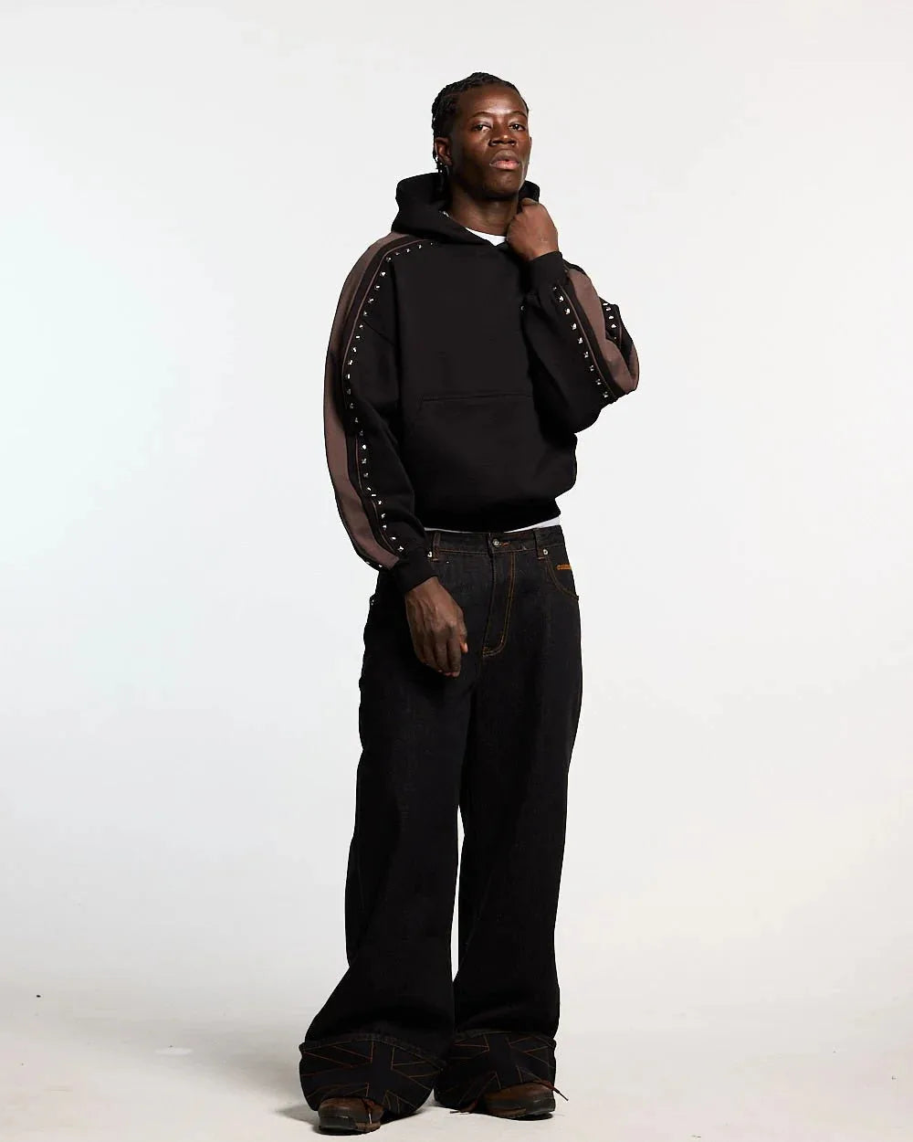 SCRIPT STUDS HOODIE BLACK